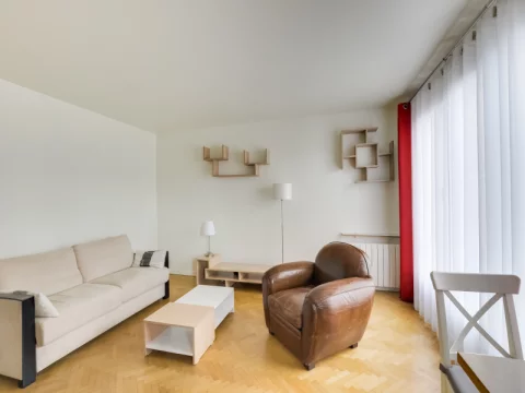 Location appartement T2 meublé 45m² avec balcon et parking à Aubervilliers (Porte de la Villette)