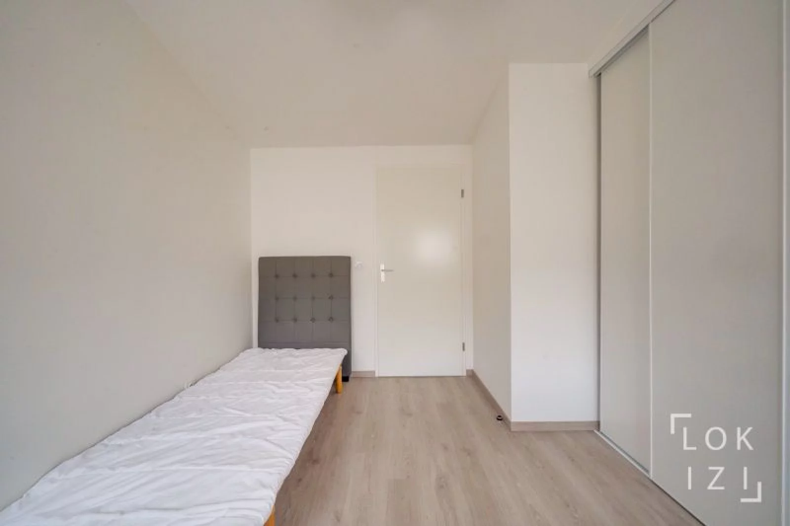 Location appartement type duplex 4 pices 92 m2 (Bordeaux - Bassins  flot)
