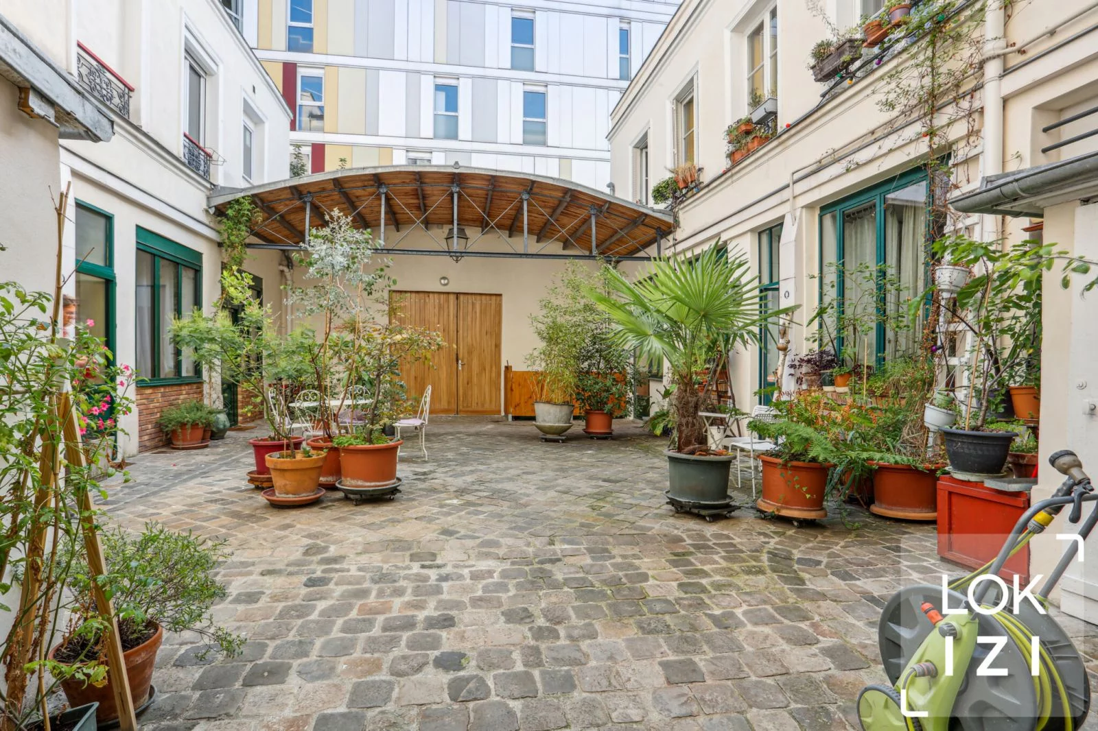 Location appartement meubl 2 pices 69m (Paris 18)